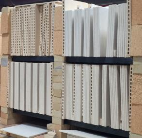 Cordierite refractory brick