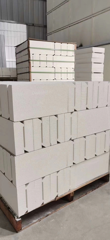 Insulating fired brick 
