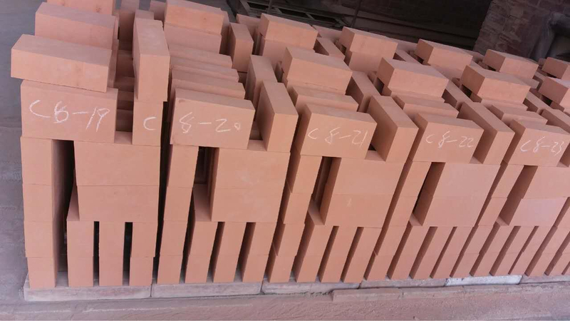 Thermal insulating brick B-2